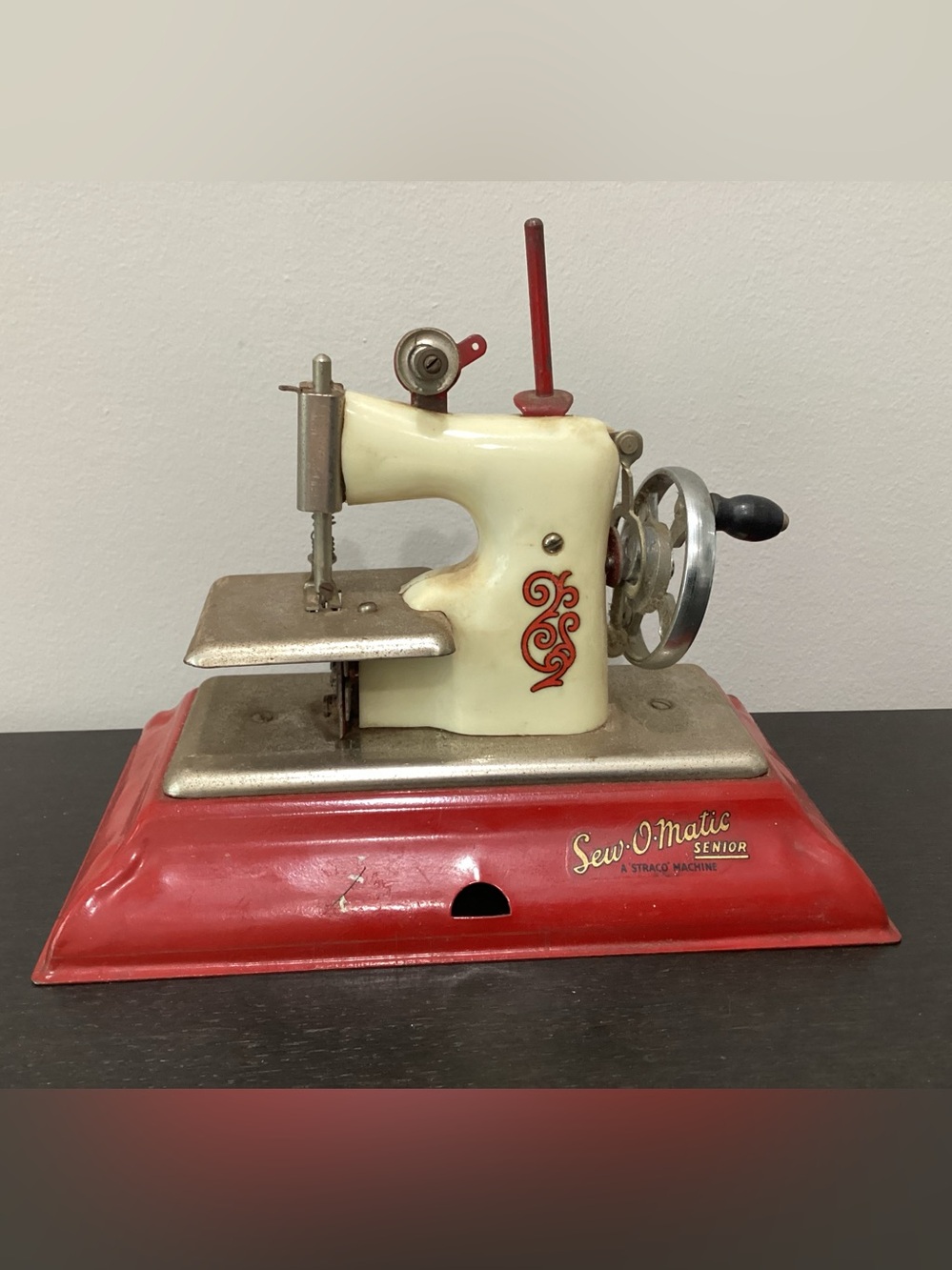 Vtg. “Sew-O-Matic” Toy Sewing Machine A “Senior” STRACO Machine. 1940s-1950s